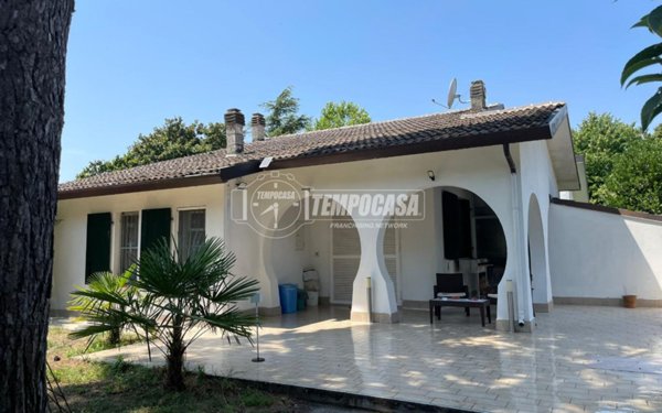 appartamento in vendita a Comacchio in zona Lido degli Scacchi