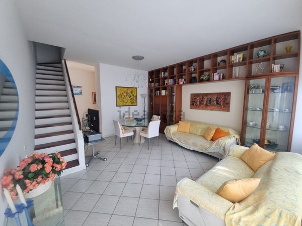 casa indipendente in vendita a Comacchio in zona Lido degli Estensi