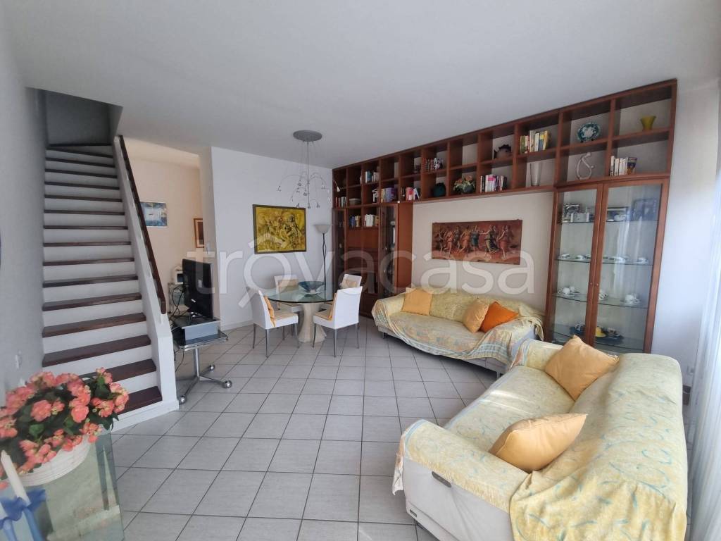 casa indipendente in vendita a Comacchio in zona Lido degli Estensi