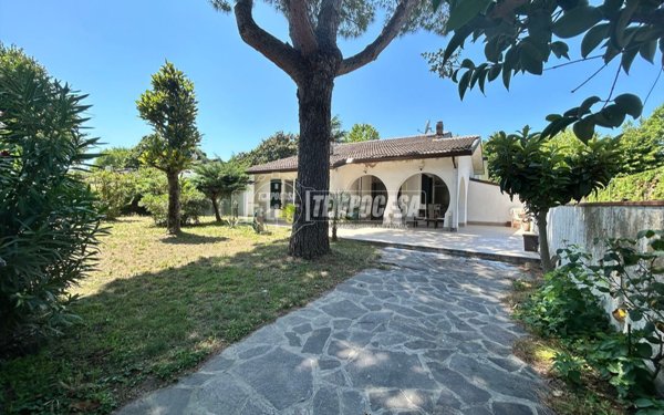 appartamento in vendita a Comacchio in zona Porto Garibaldi