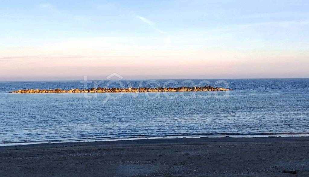 appartamento in vendita a Comacchio in zona Lido degli Scacchi