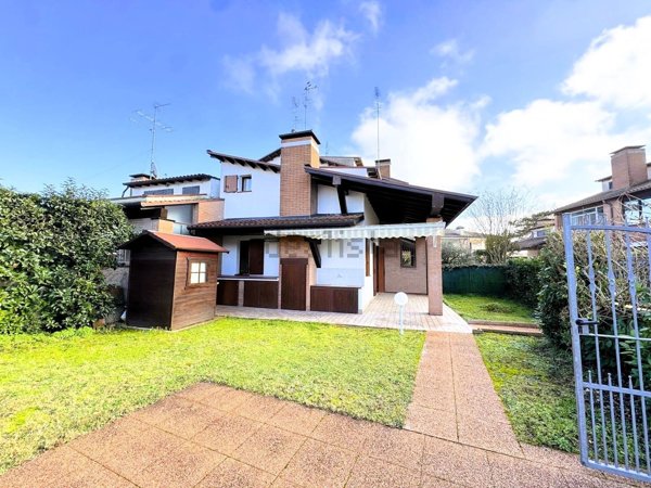 casa indipendente in vendita a Comacchio in zona Lido delle Nazioni