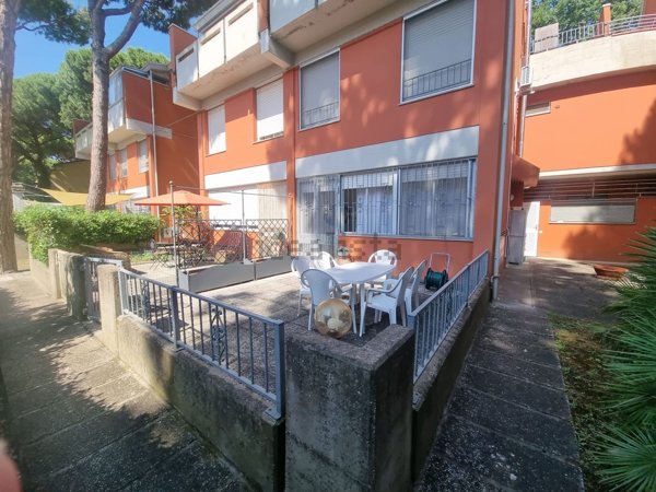 casa indipendente in vendita a Comacchio in zona Lido degli Estensi