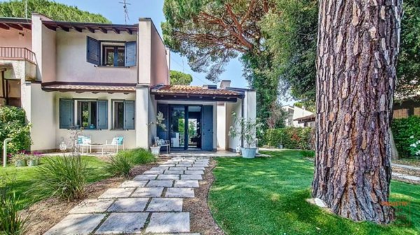 casa indipendente in vendita a Comacchio in zona Lido di Spina