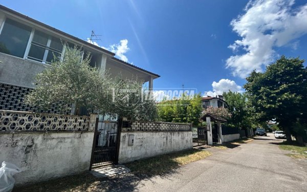 appartamento in vendita a Comacchio in zona Lido degli Scacchi