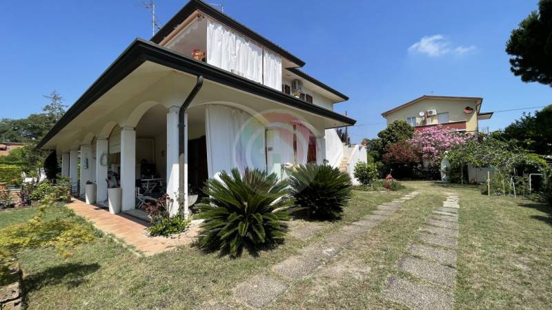 appartamento in vendita a Comacchio in zona Lido degli Scacchi