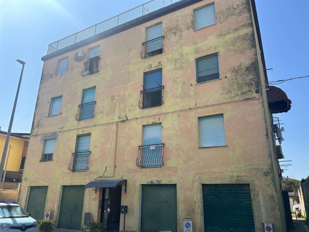 appartamento in vendita a Comacchio in zona Porto Garibaldi