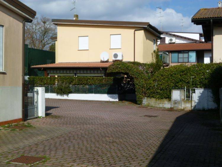 appartamento in vendita a Comacchio in zona Lido di Pomposa