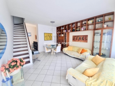 casa indipendente in vendita a Comacchio in zona Lido degli Estensi
