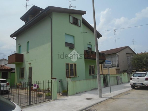 appartamento in vendita a Comacchio in zona Porto Garibaldi