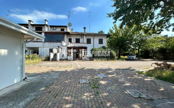 casa indipendente in vendita a Comacchio in zona Porto Garibaldi