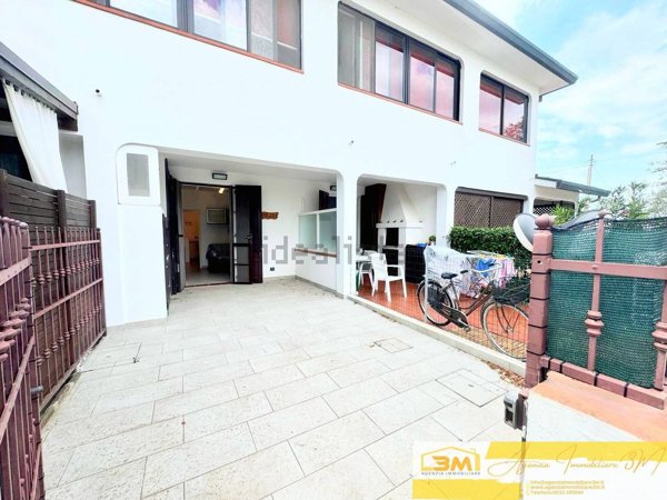 casa indipendente in vendita a Comacchio in zona Lido degli Estensi