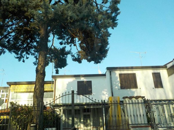 casa indipendente in vendita a Comacchio in zona Lido delle Nazioni