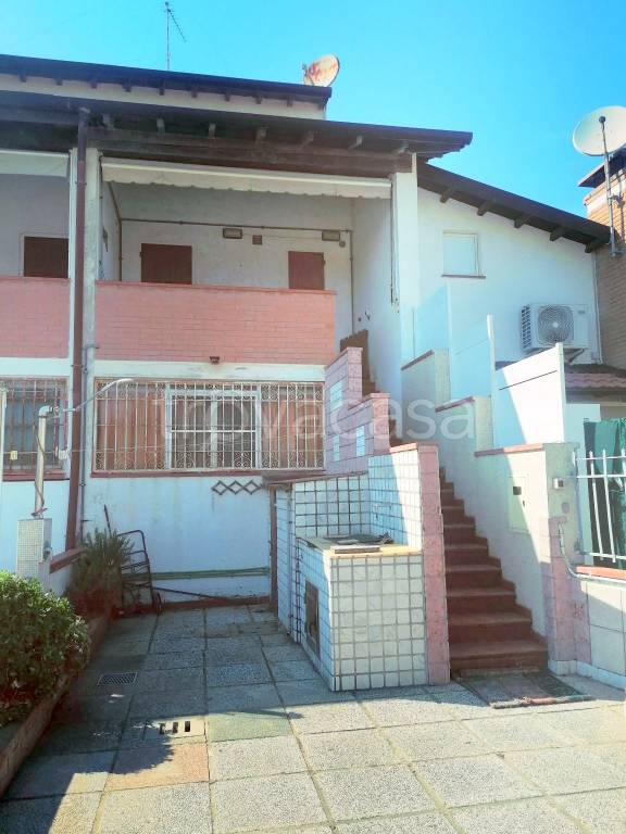 casa indipendente in vendita a Comacchio in zona Lido delle Nazioni