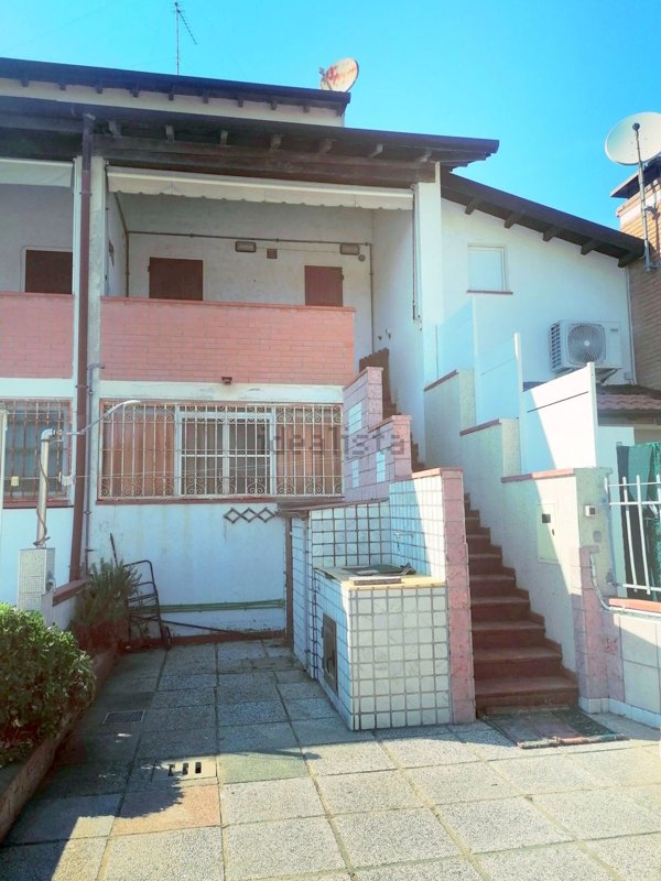 casa indipendente in vendita a Comacchio in zona Lido delle Nazioni