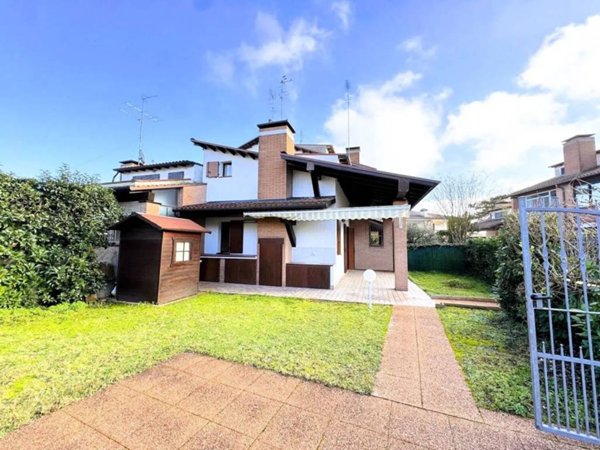 casa indipendente in vendita a Comacchio in zona Lido delle Nazioni