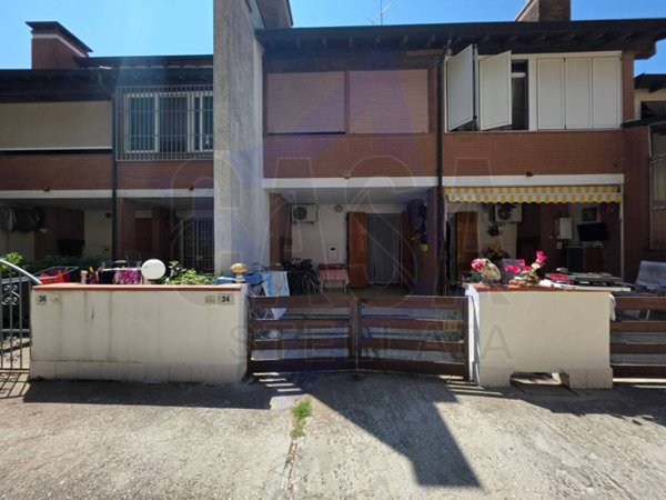 casa indipendente in vendita a Comacchio in zona Lido degli Estensi