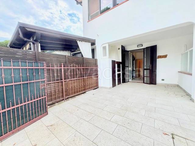 casa indipendente in vendita a Comacchio in zona Lido degli Estensi