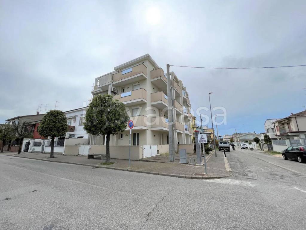 appartamento in vendita a Comacchio in zona Porto Garibaldi