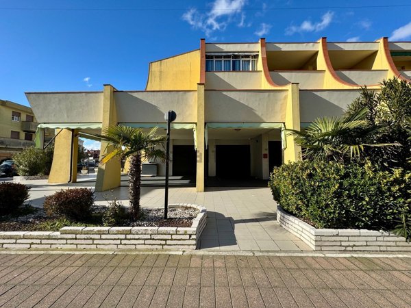 locale commerciale in vendita a Comacchio in zona Lido di Pomposa