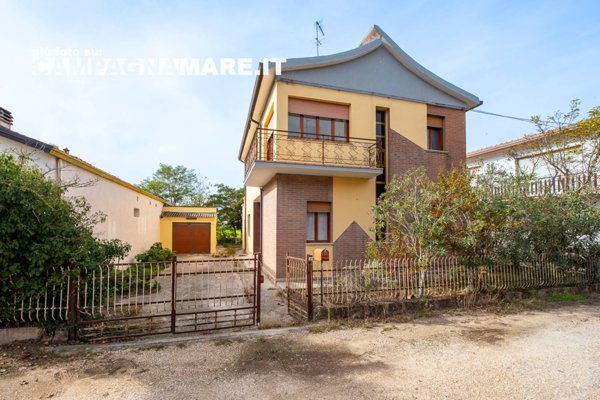 casa indipendente in vendita a Comacchio in zona Vaccolino