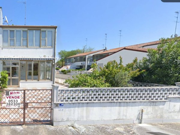 casa indipendente in vendita a Comacchio in zona Lido di Volano