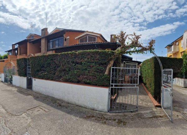 casa indipendente in vendita a Comacchio in zona Lido di Pomposa