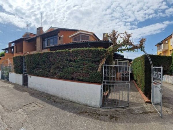 casa indipendente in vendita a Comacchio in zona Lido di Pomposa