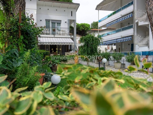 casa indipendente in vendita a Comacchio in zona Lido degli Estensi