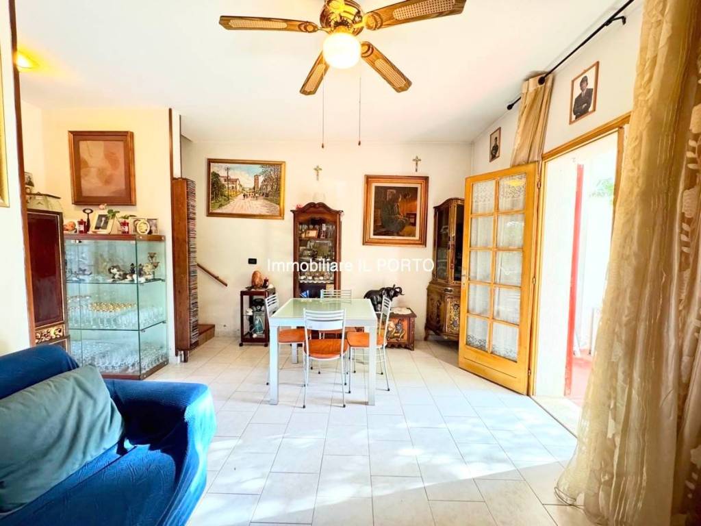 casa indipendente in vendita a Comacchio in zona Lido di Pomposa