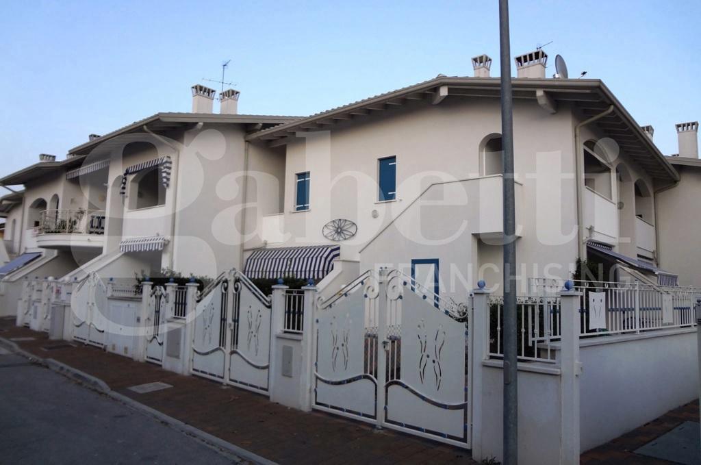 casa indipendente in vendita a Comacchio in zona Lido degli Estensi