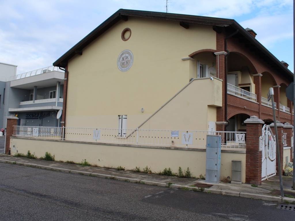 casa indipendente in vendita a Comacchio in zona Lido di Pomposa