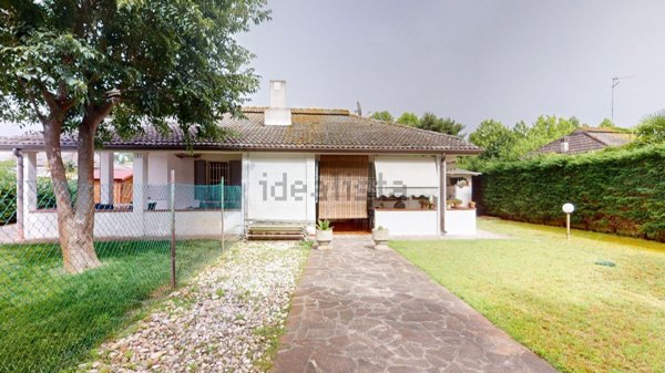 appartamento in vendita a Comacchio in zona Lido degli Scacchi