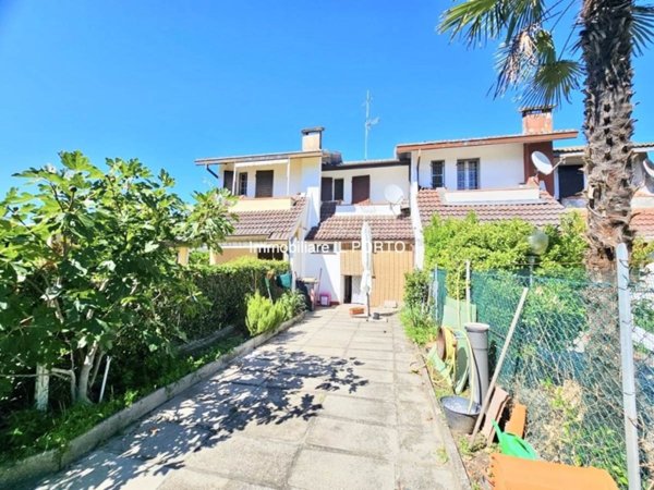 casa indipendente in vendita a Comacchio in zona Lido degli Scacchi