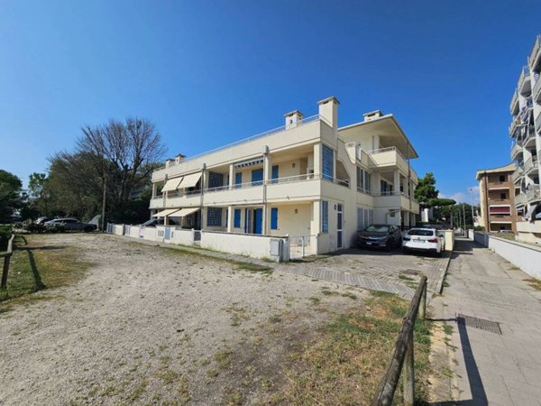 appartamento in vendita a Comacchio in zona Lido degli Estensi
