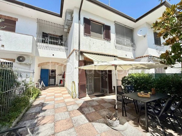 casa indipendente in vendita a Comacchio in zona Lido delle Nazioni