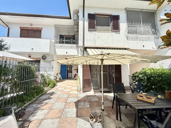 casa indipendente in vendita a Comacchio in zona Lido delle Nazioni