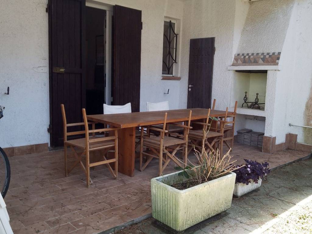 casa indipendente in vendita a Comacchio in zona Lido di Spina