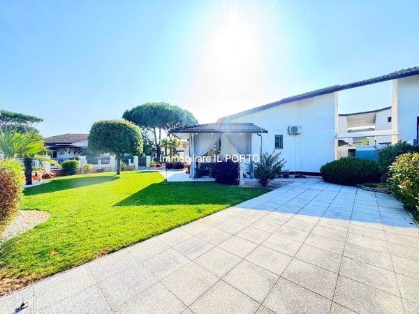 casa indipendente in vendita a Comacchio in zona Lido delle Nazioni
