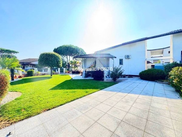casa indipendente in vendita a Comacchio in zona Lido delle Nazioni