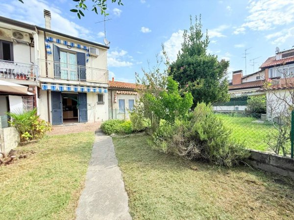 casa indipendente in vendita a Comacchio in zona Lido delle Nazioni