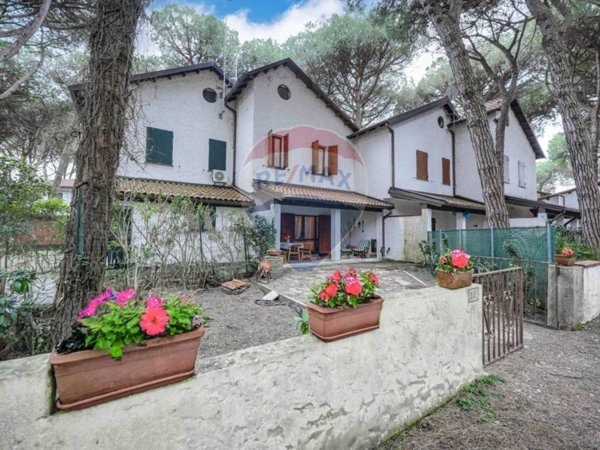 casa indipendente in vendita a Comacchio in zona Lido di Spina