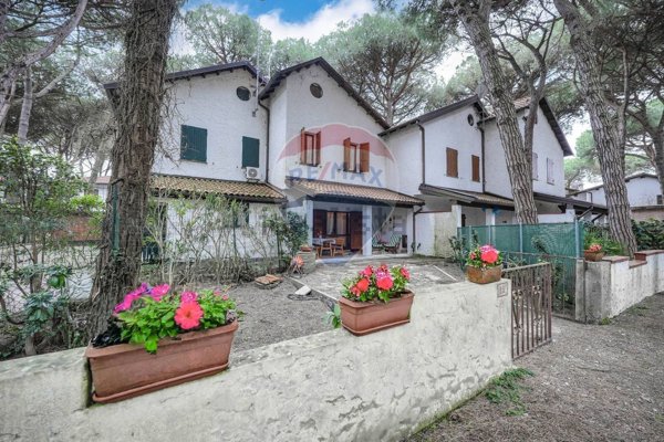 casa indipendente in vendita a Comacchio in zona Lido di Spina