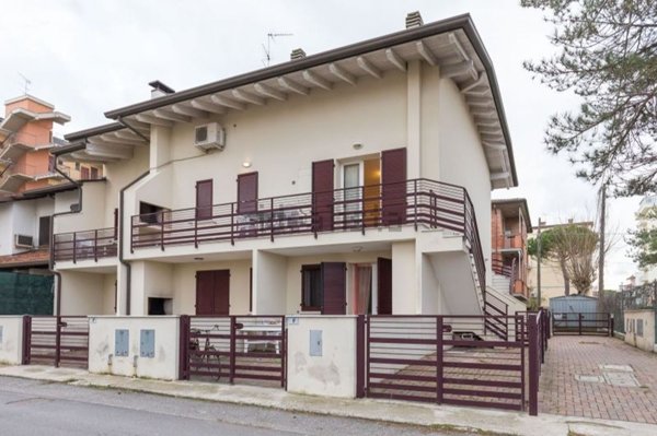 casa indipendente in vendita a Comacchio in zona Lido degli Estensi