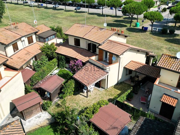 casa indipendente in vendita a Comacchio in zona Lido delle Nazioni