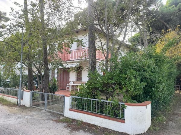 casa indipendente in vendita a Comacchio in zona Lido di Spina
