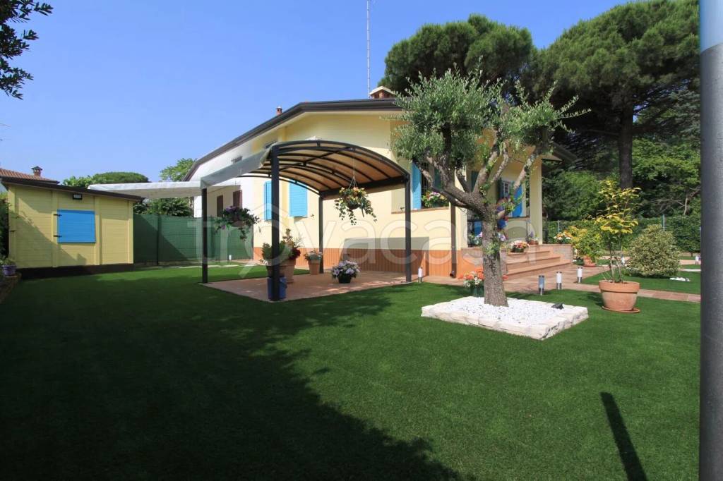 casa indipendente in vendita a Comacchio in zona Lido delle Nazioni
