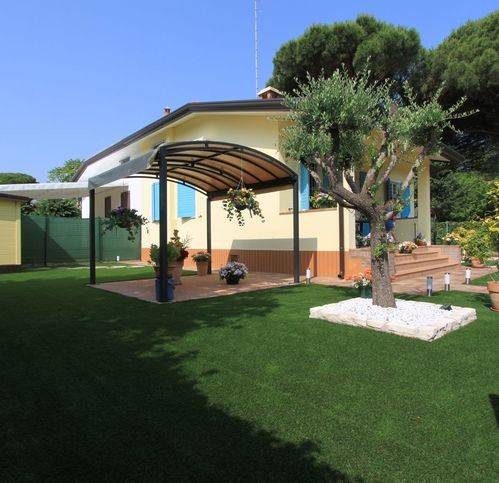 casa indipendente in vendita a Comacchio in zona Lido delle Nazioni
