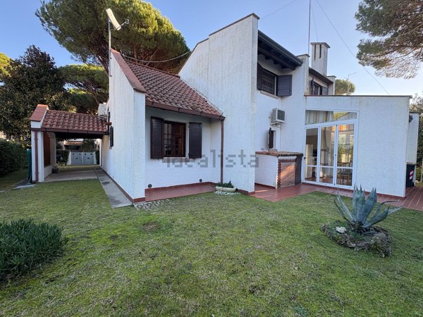 casa indipendente in vendita a Comacchio in zona Lido di Spina