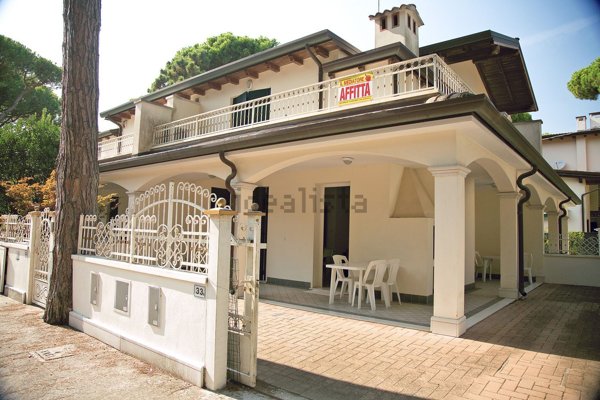 casa indipendente in vendita a Comacchio in zona Lido di Spina